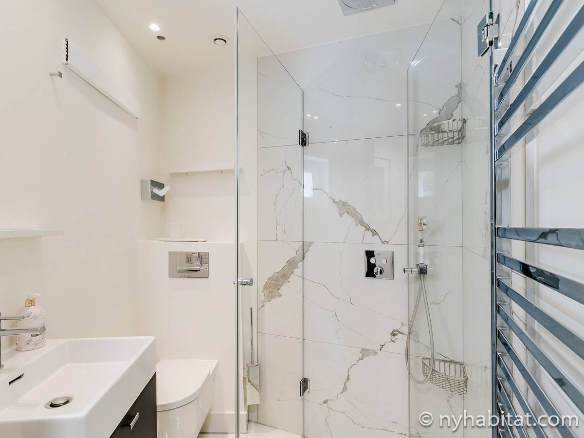 Bathroom 2 - Photo 1 of 2