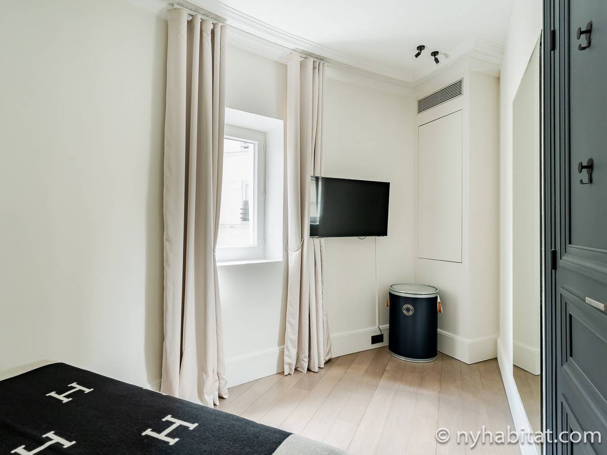 Bedroom 2 - Photo 2 of 6