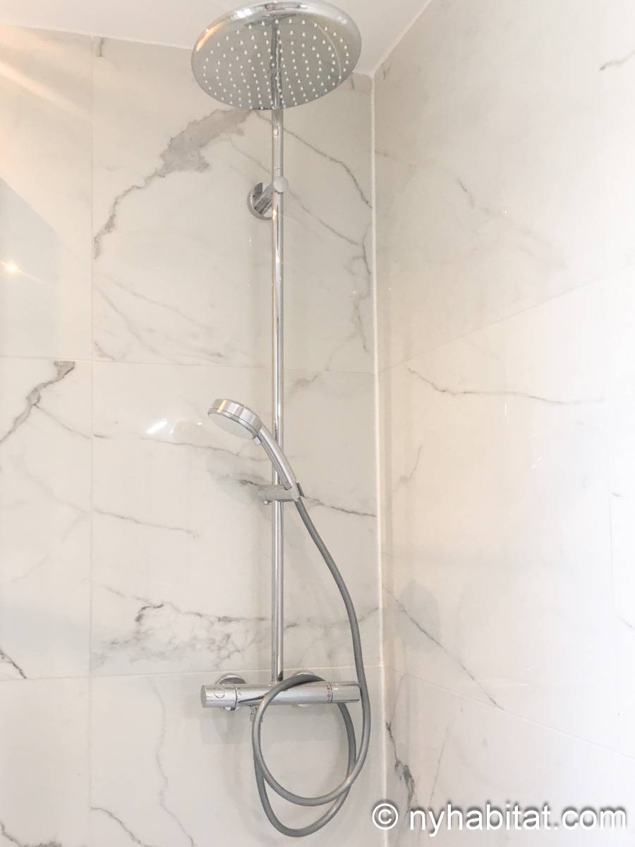 Bathroom - Photo 5 of 7 Bathroom - Photo 5 of 7