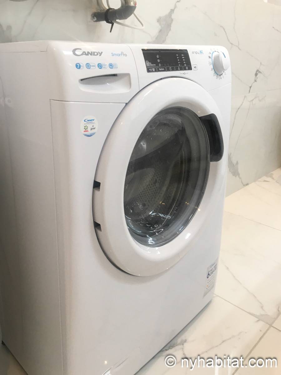 Bathroom - Photo 4 of 7 Bathroom - Photo 4 of 7