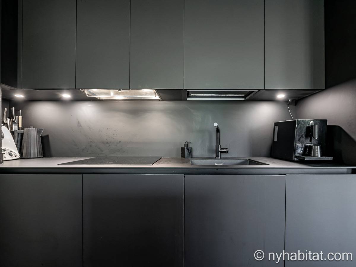 Kitchen - Photo 5 of 10