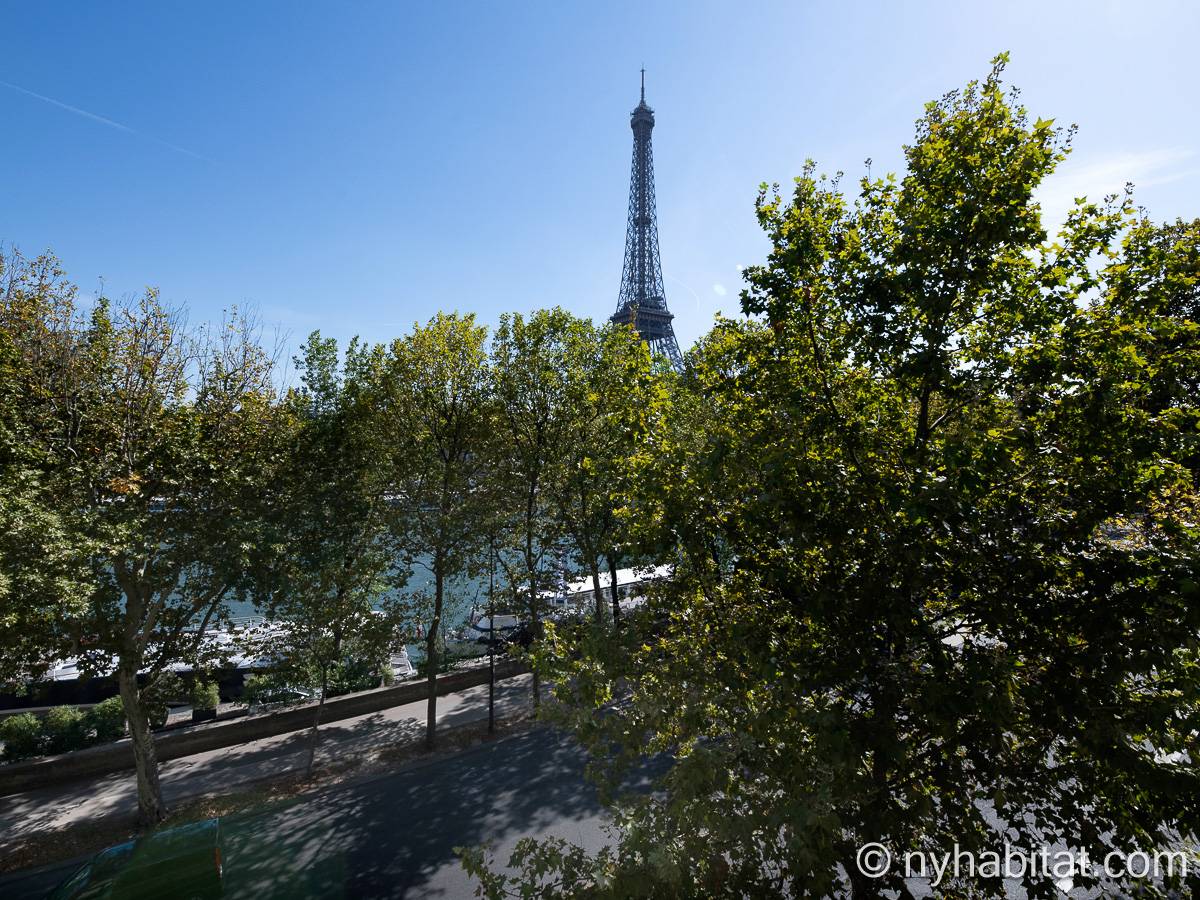 Living room - Photo 10 of 10