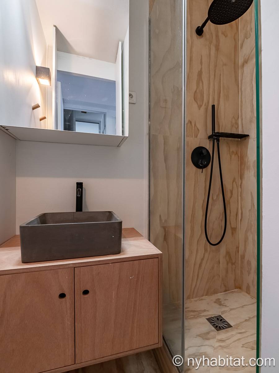 Bathroom 3 - Photo 2 of 2