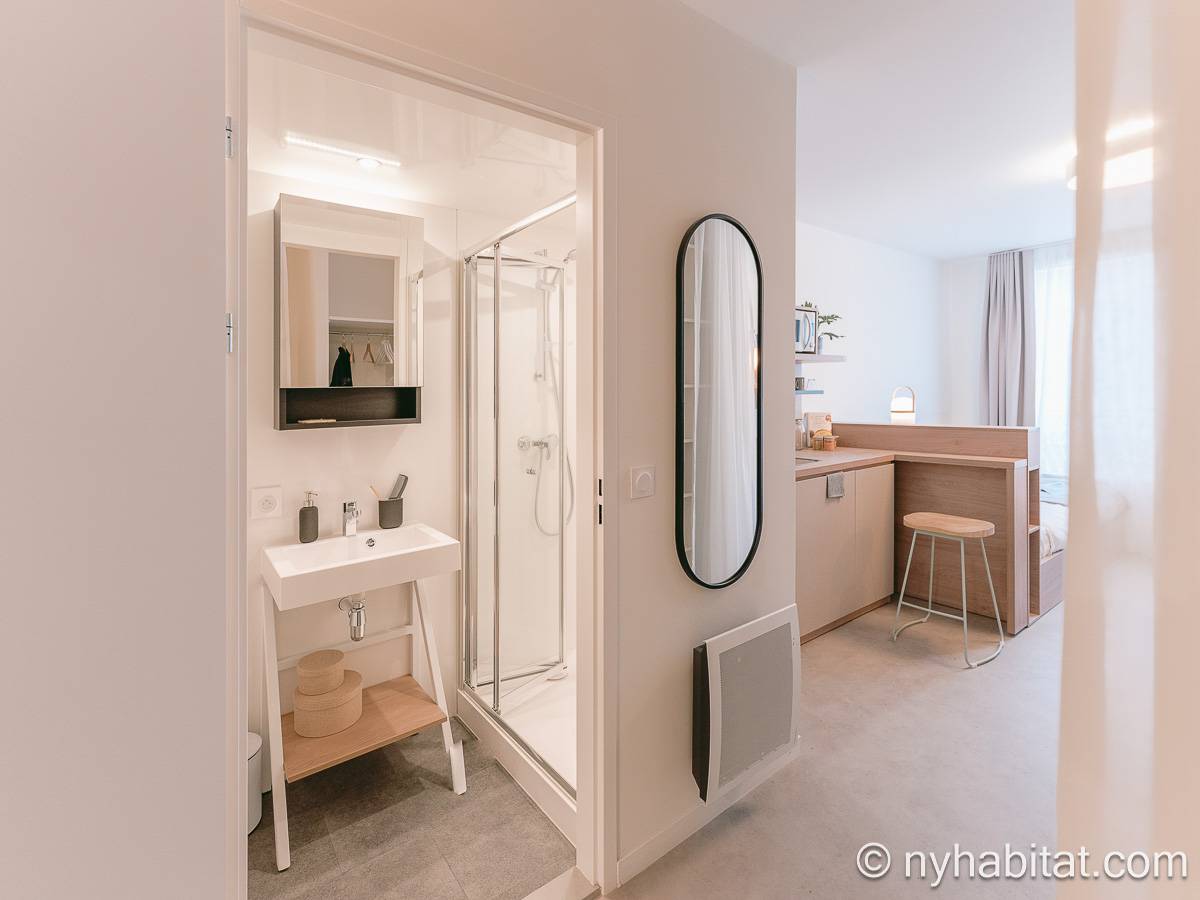 Badezimmer - Photo 1 von 4