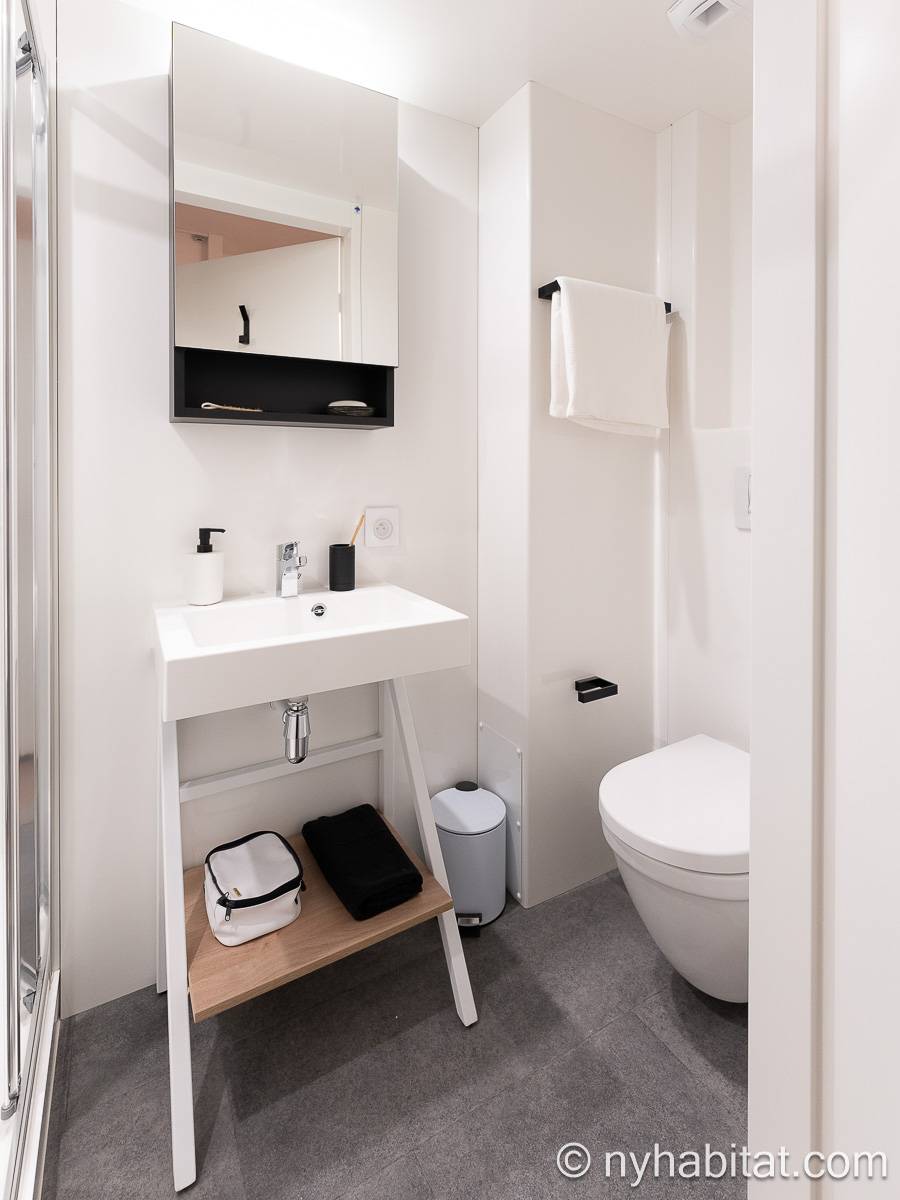 Badezimmer - Photo 2 von 4