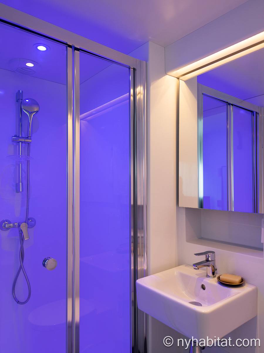 Badezimmer - Photo 1 von 2