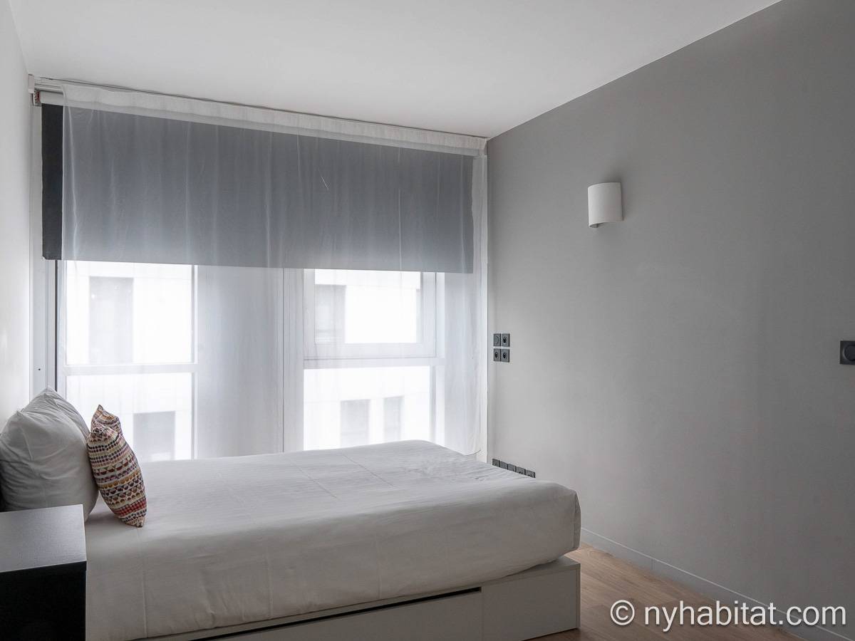 Bedroom - Photo 2 of 3