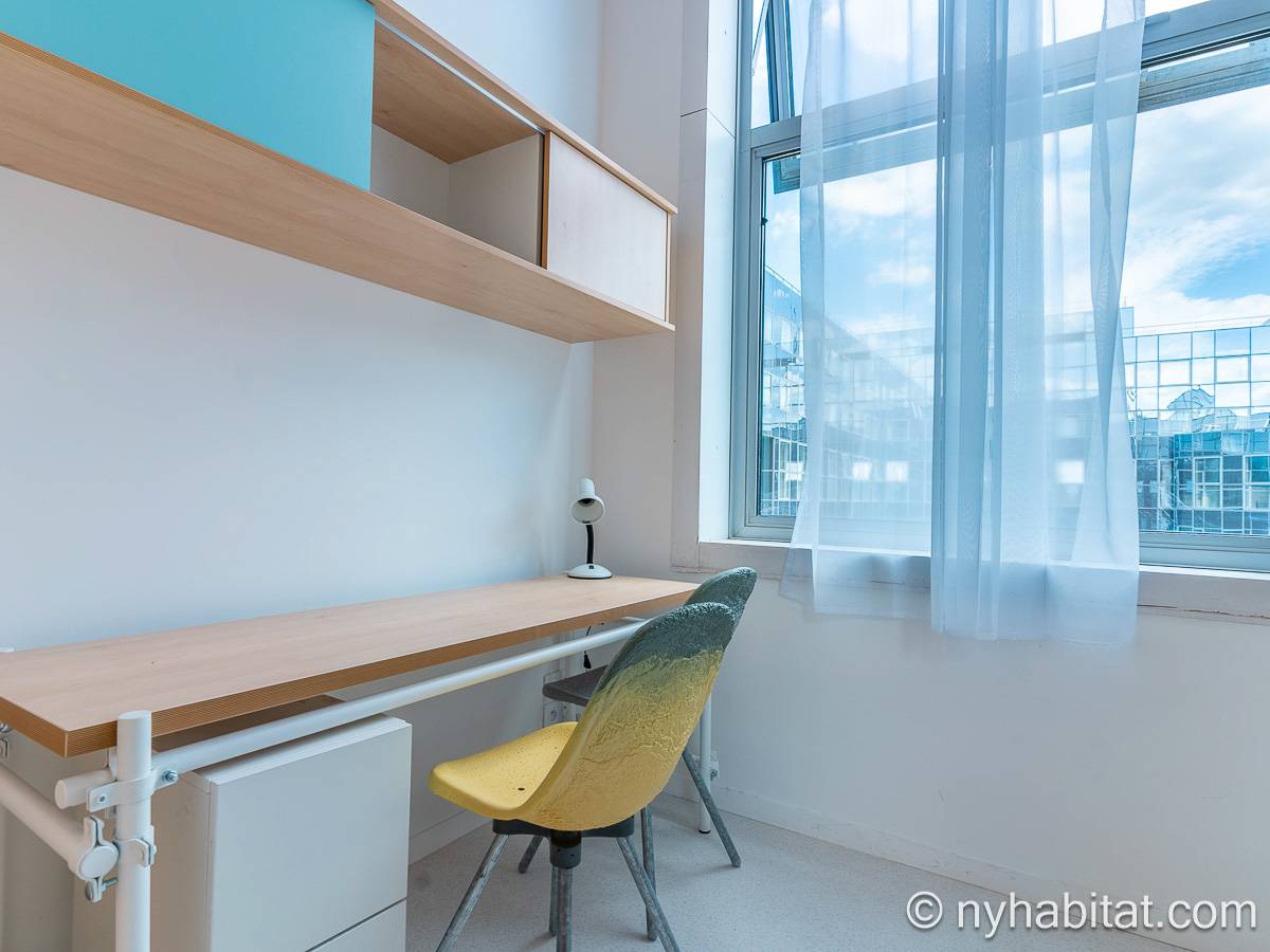 Living room - Photo 5 of 5