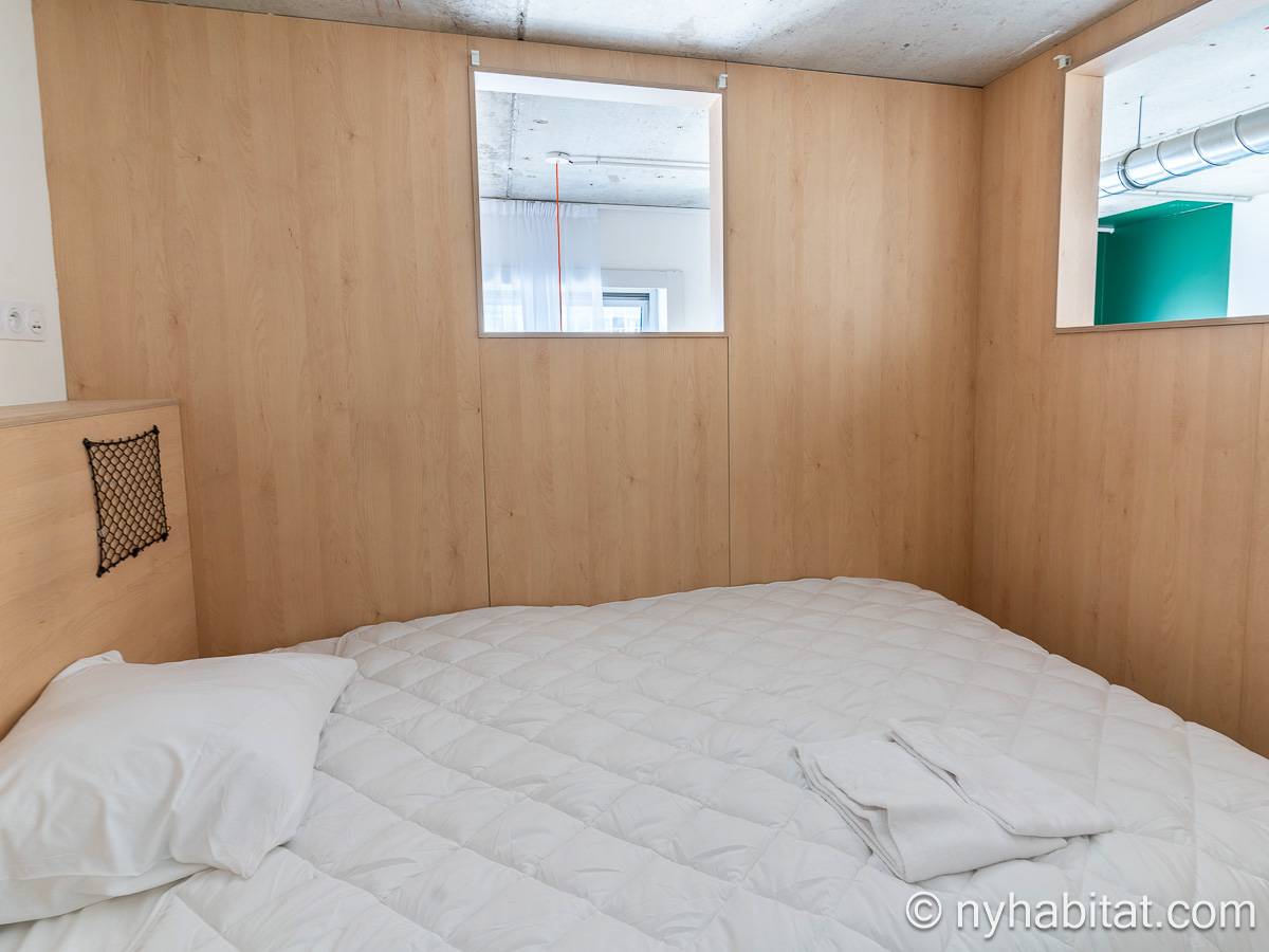 Bedroom - Photo 2 of 3