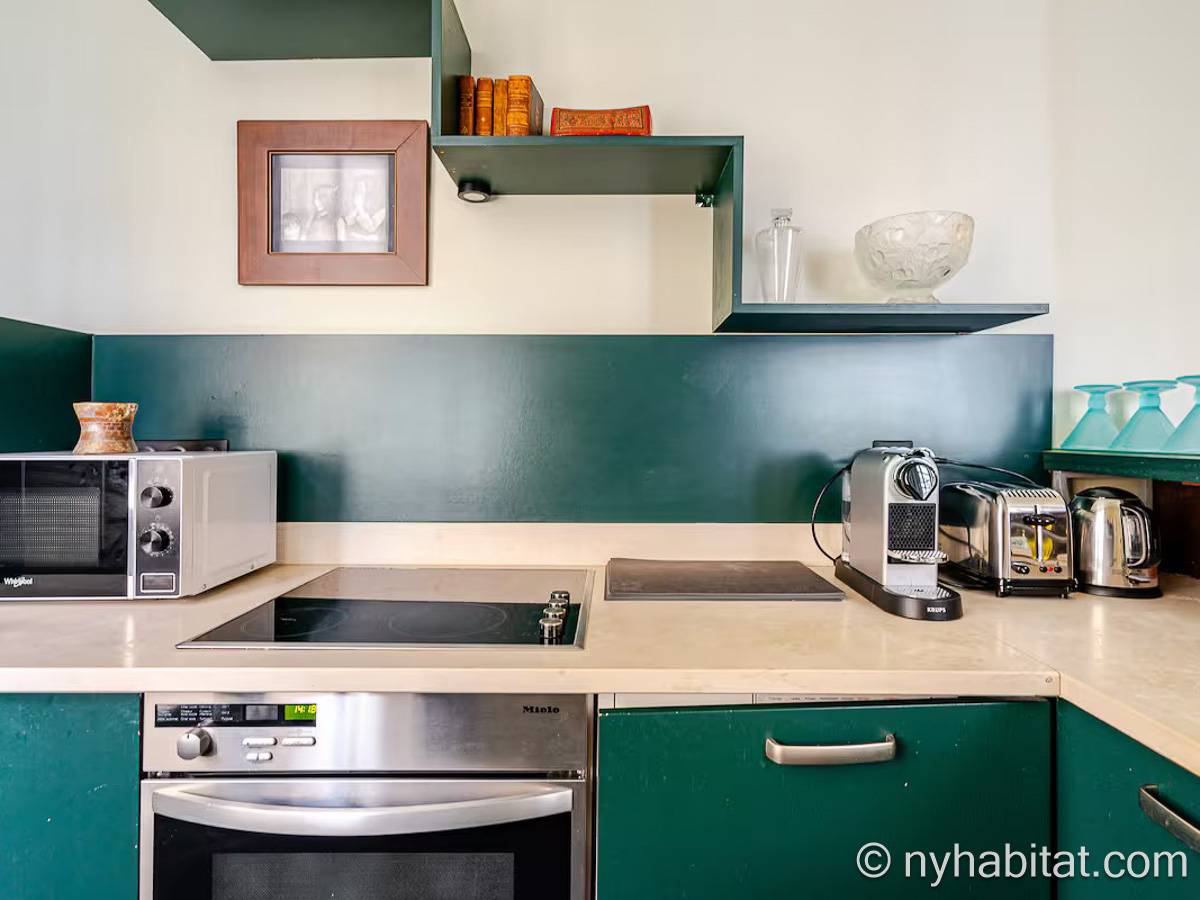 Kitchen - Photo 3 of 6