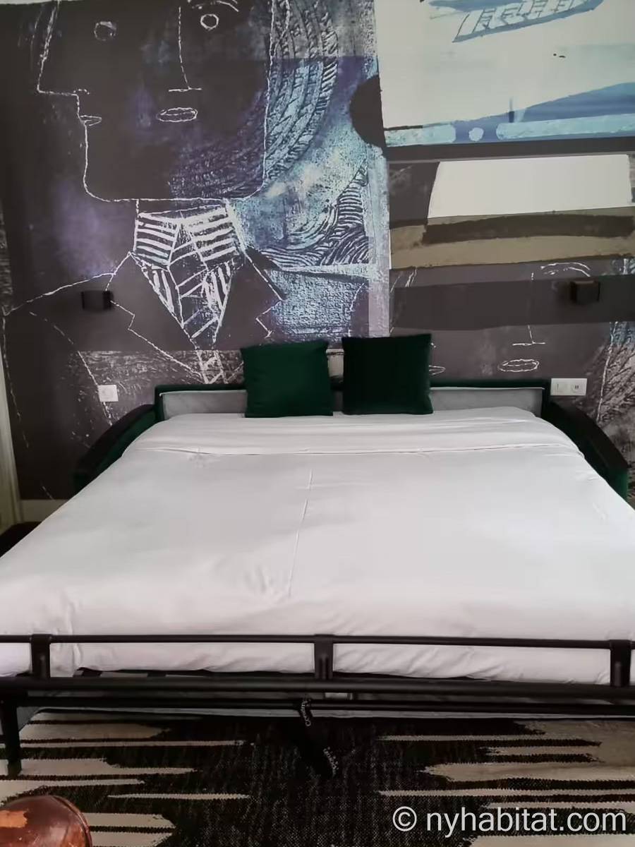 Living room - Photo 5 of 5