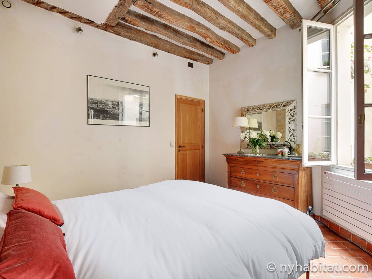 Bedroom 1 - Photo 3 of 3 Bedroom 1 - Photo 3 of 3