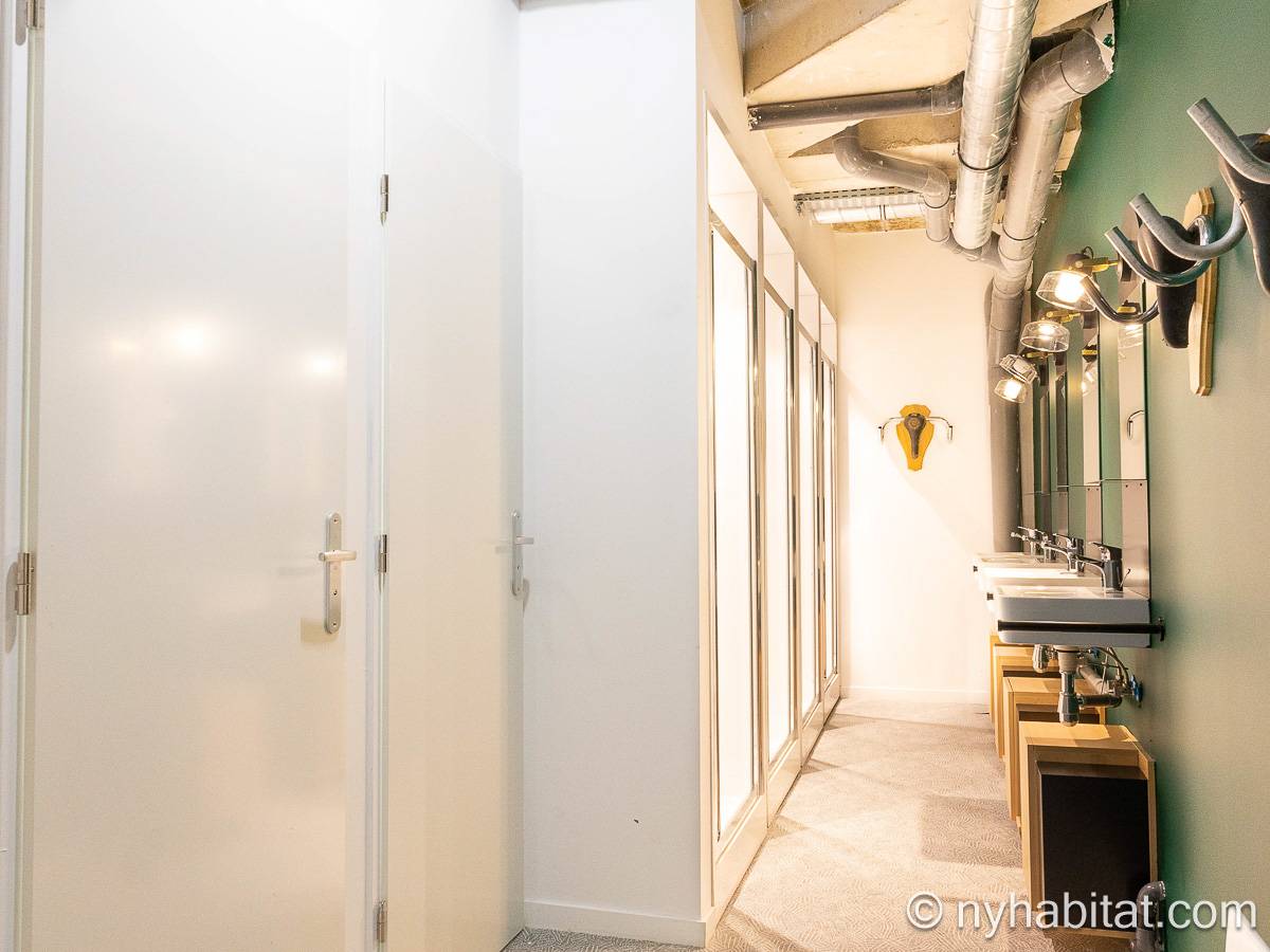 Badezimmer - Photo 2 von 4