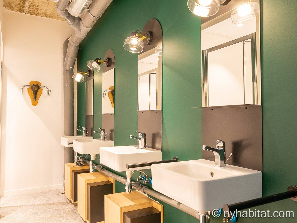 Badezimmer - Photo 3 von 4