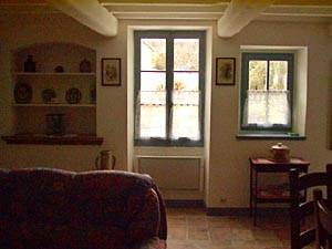 Living room - Photo 4 of 5