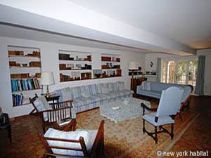 Living room - Photo 2 of 6