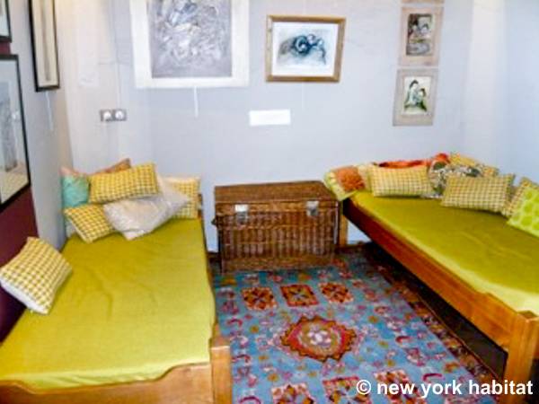 Schlafzimmer - Photo 1 von 6