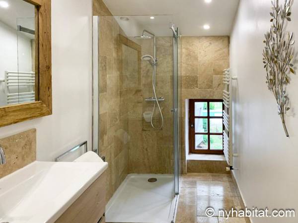 Bathroom 3 - Photo 1 of 1