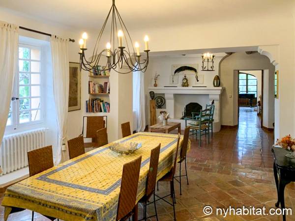 Kitchen - Photo 2 of 4