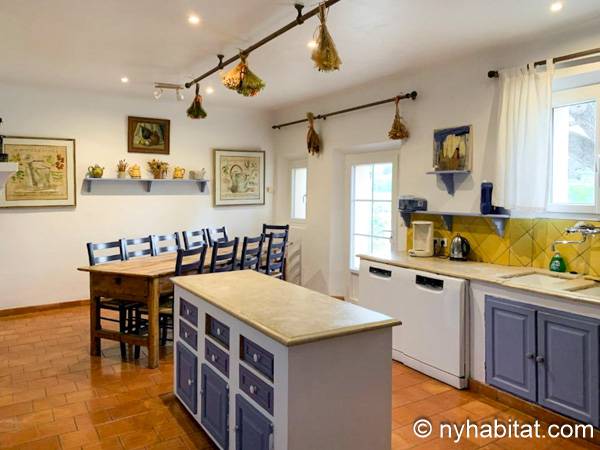 Kitchen - Photo 3 of 4