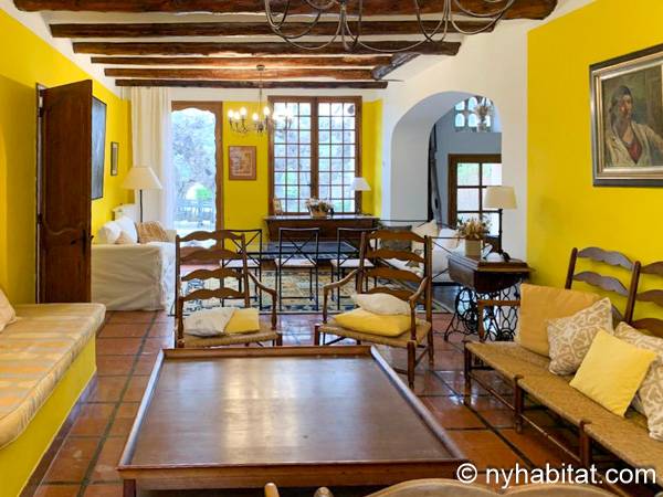 Living room - Photo 2 of 8