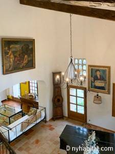 Living room - Photo 7 of 8