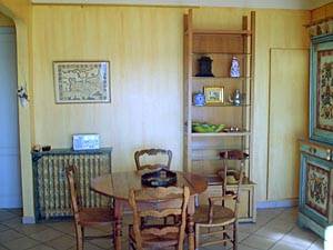 Living room - Photo 4 of 5