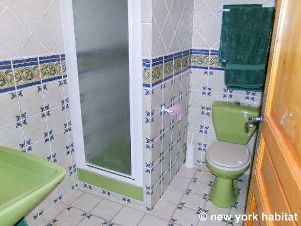 Salle de bain 1 - Photo 1 sur 2