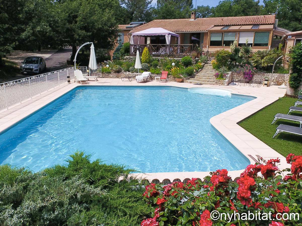 South France Bed And Breakfast 4 Bedroom Villa Rental in Greasque