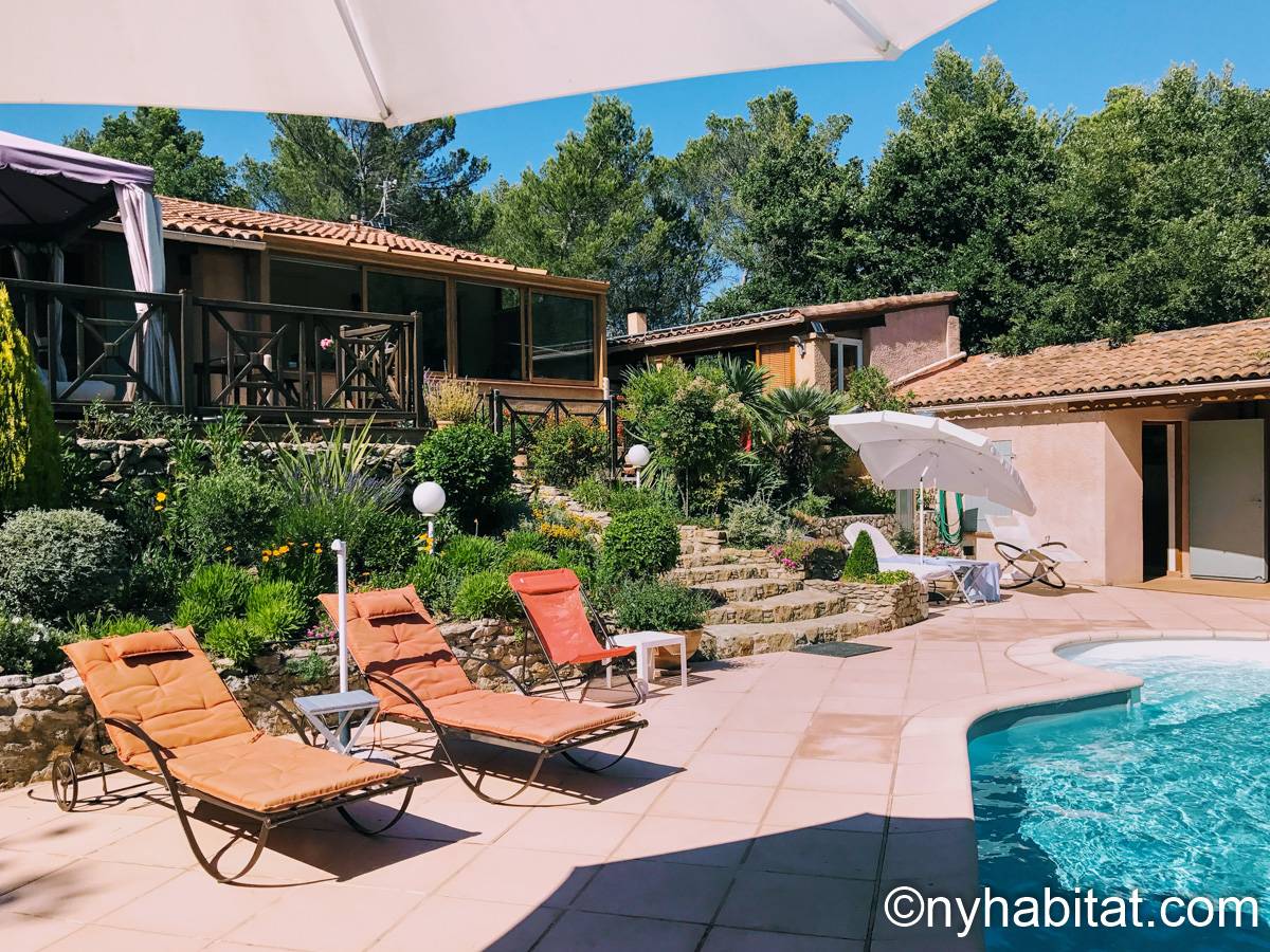 South France Bed And Breakfast 4 Bedroom Villa Rental in Greasque, Provence PR355)