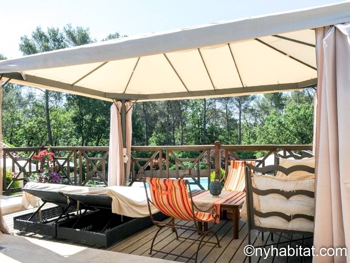 South France Bed And Breakfast 4 Bedroom Villa Rental in Greasque