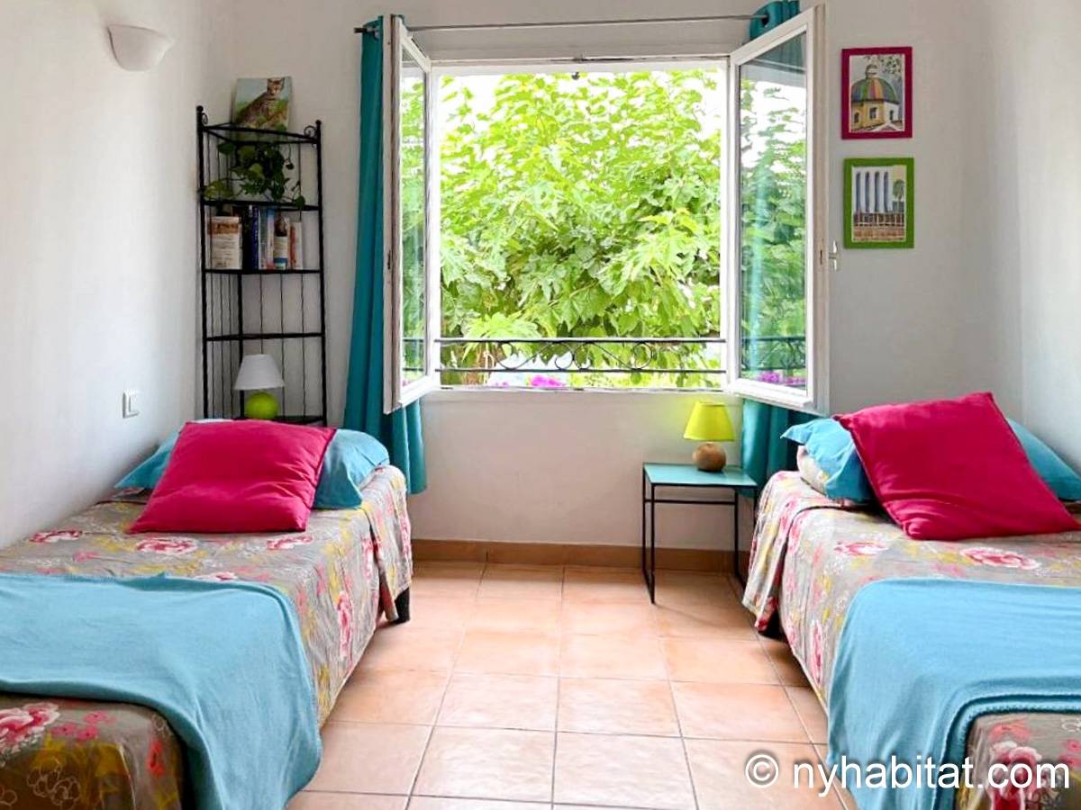 Camera 2 - Photo 1 di 1