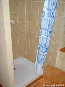 Badezimmer - Photo 2 von 2 Badezimmer - Photo 2 von 2