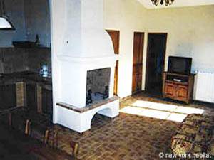 Living room - Photo 1 of 5