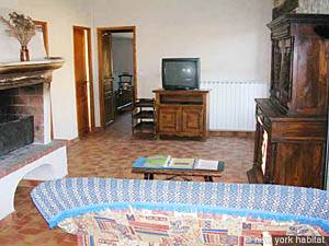 Living room - Photo 5 of 5