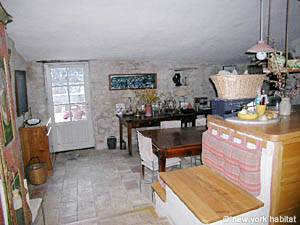 Kitchen - Photo 5 of 9