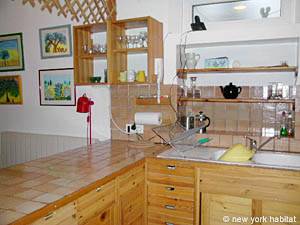 South France Apartment: 2 Bedroom Maison de Village Rental in Lorgues ...