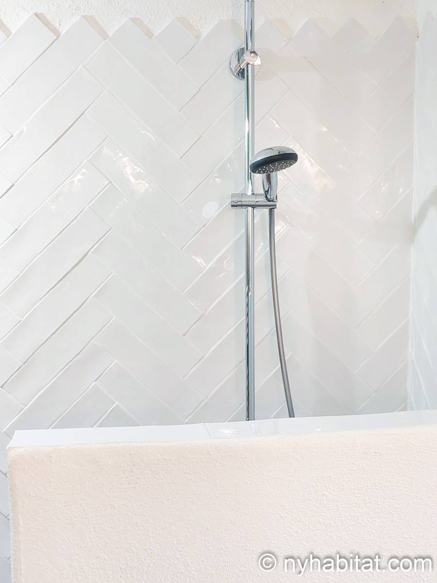 Salle de bain 1 - Photo 2 sur 3