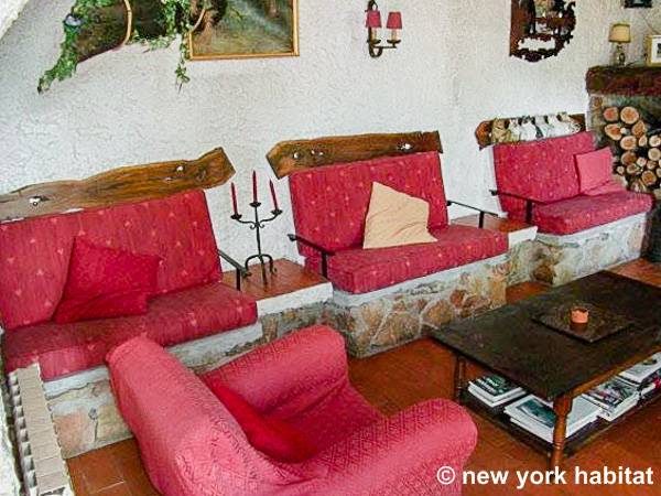 Living room - Photo 2 of 6
