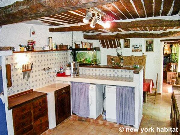 Kitchen - Photo 2 of 3