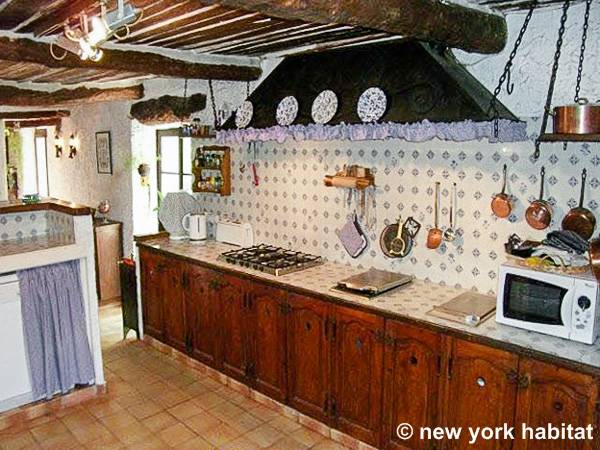 Kitchen - Photo 1 of 3