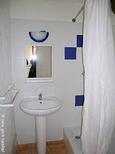 Badezimmer - Photo 2 von 3