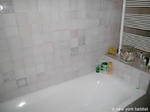 Baño 1 - Photo 2 de 4