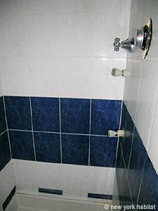 Bathroom 4 - Photo 5 of 5