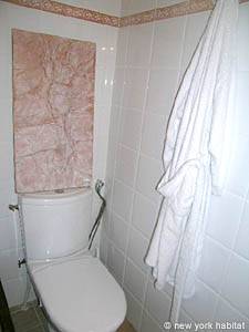Bathroom 2 - Photo 6 of 6
