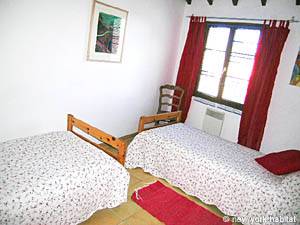 Schlafzimmer 2 - Photo 1 von 5