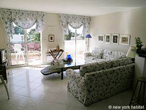 Wohnzimmer - Photo 10 von 13