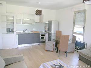 Living room - Photo 1 of 12
