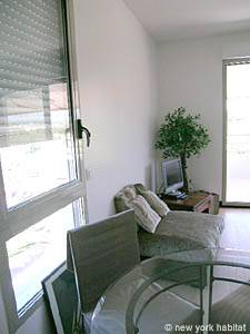 Living room - Photo 7 of 12