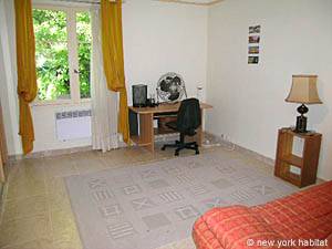 Living room - Photo 2 of 6